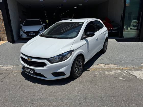 CHEVROLET ONIX 1.4 MPFI ADVANTAGE 8V FLEX 4P AUTOMÁTICO